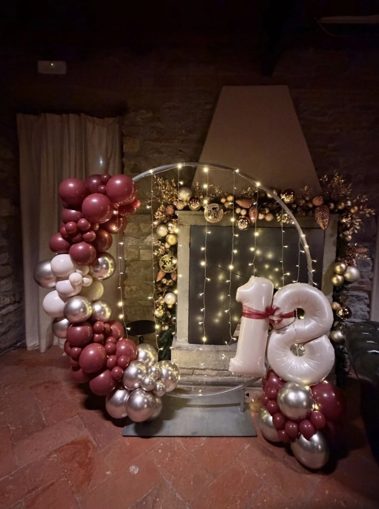 Mezzo arco bordeaux con luci e numero 18