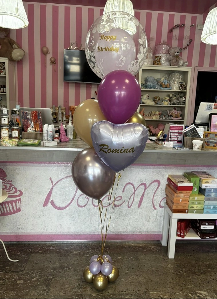 Bouquet con palloncino trasparente e cuore personalizzato